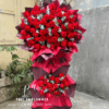 kệ hoa khai trương hoa hồng đỏ sang trọng chúc mừng khai trương phát tài phát lộc thành công rực rỡ – Hoa Tươi Phúc An