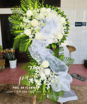 kệ hoa chia buồn màu trắng, kệ hoa viếng tang trang trọng, kệ hoa tang lễ sang trọng, vòng hoa chia buồn cao cấp, kệ hoa chia buồn tinh tế, hoa viếng tang màu trắng, kệ hoa tang lễ đẹp, kệ hoa chia buồn ý nghĩa